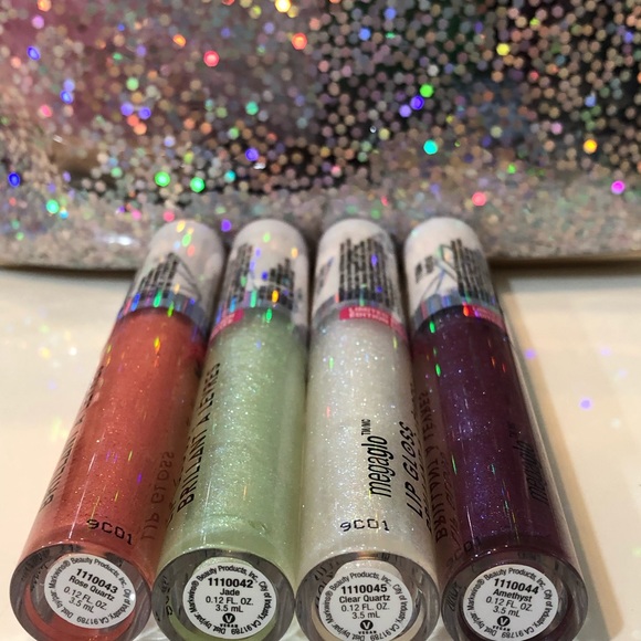 BNIB! Complete set of 4 Wet N Wild LE Lipglosses - Picture 2 of 3